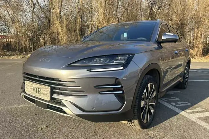 BYD Song Plus DM 2025, пример автомобиля из направления Китай